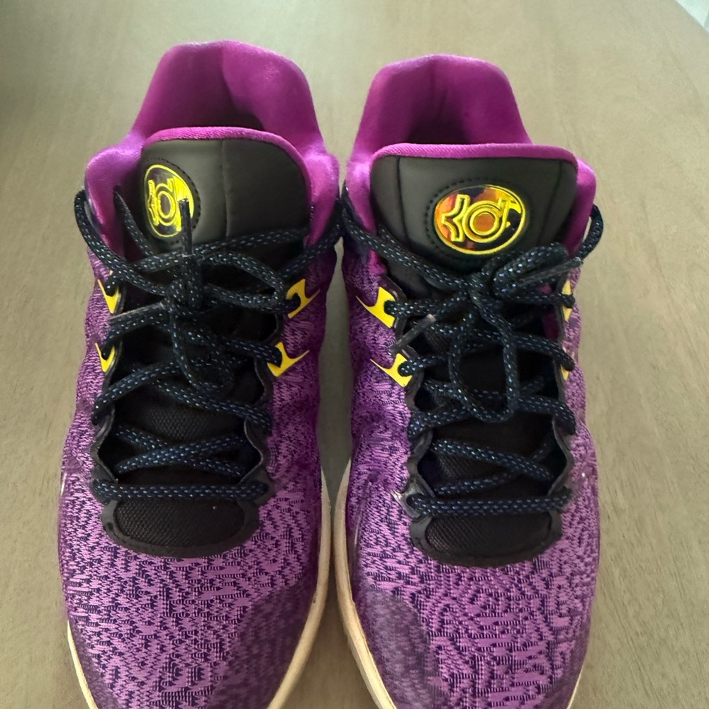 Nike KD 17 in vivid Purple